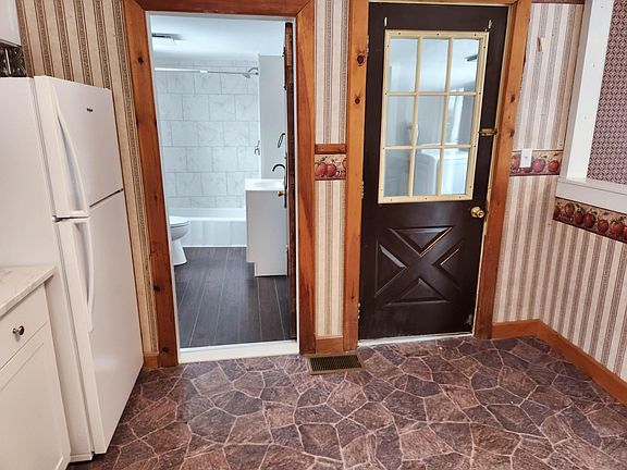 4th image of 17 Washburn Road