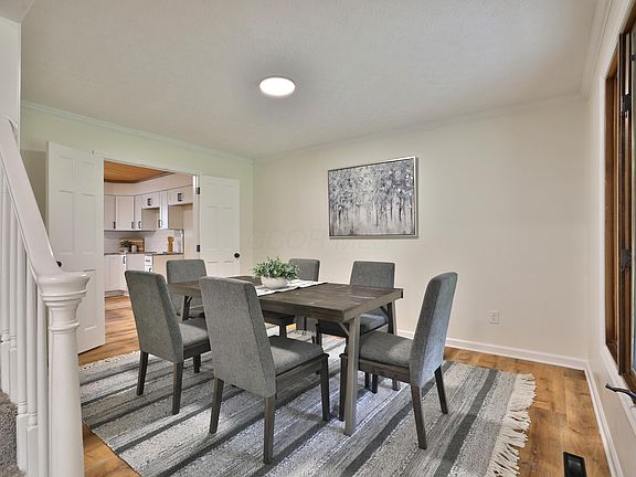3rd image of 4805 Lakeview Dr