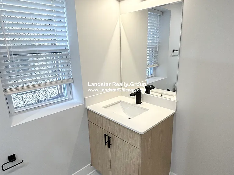 2171 W Wilson Ave — Photo 9