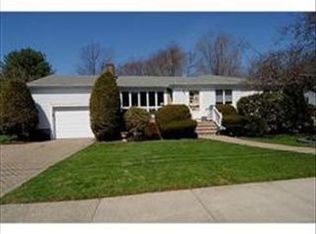 37 Selwyn Rd, Newton, MA 02461