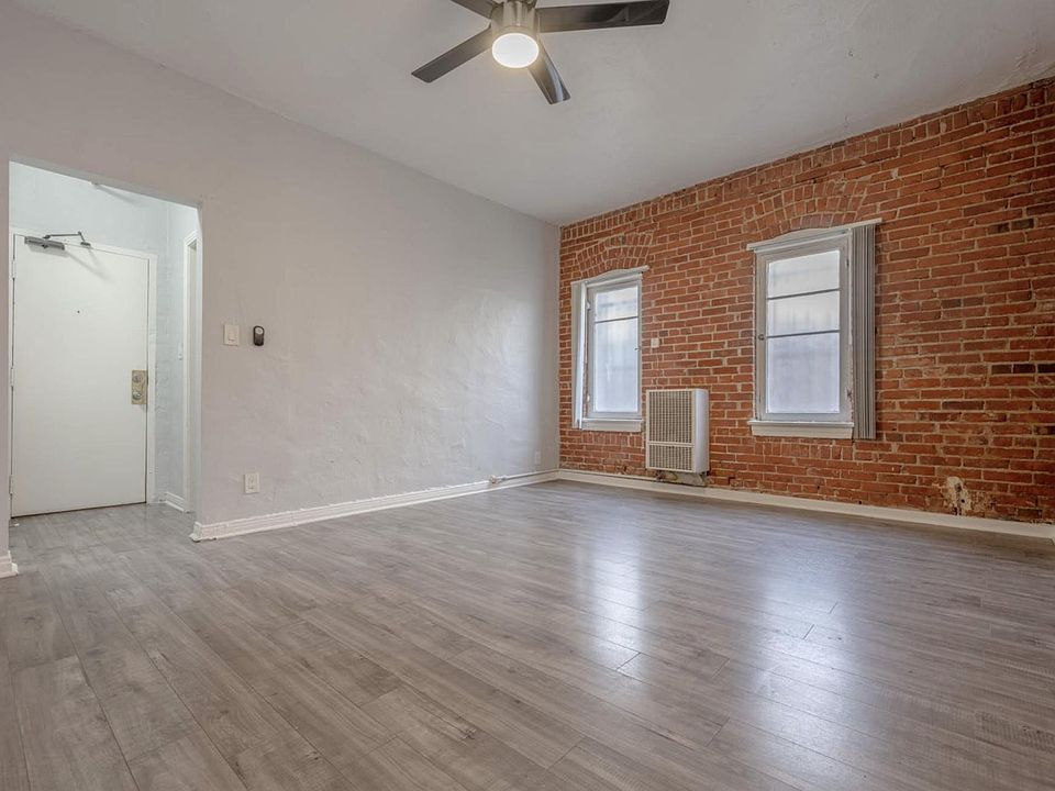 1st image of 130 N Westmoreland Ave #109