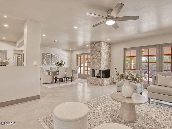2nd image of 771 W Giaconda Way