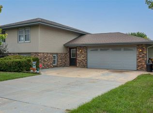 5360 Sunbird Dr, Loves Park, IL 61111