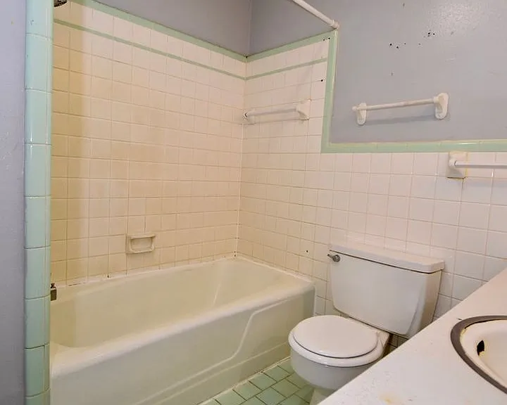 314 W College Ave — Photo 12