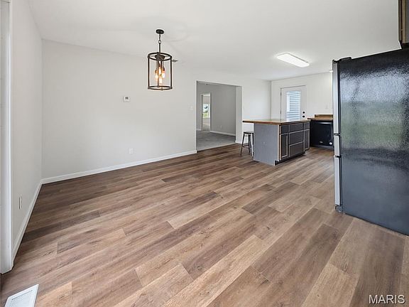 3rd image of 8904 Dusty Dr