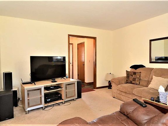 4th image of 1412 Continental Dr
