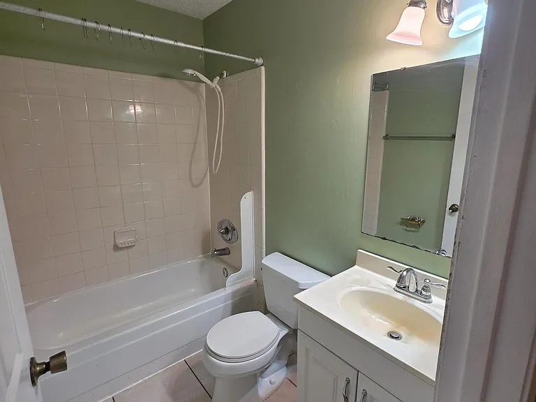 227 Kettering Ct — Photo 18