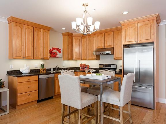 5th image of 1705 Palm Ave #18