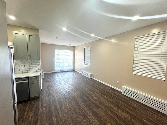 4th image of 30-17 47th St #3