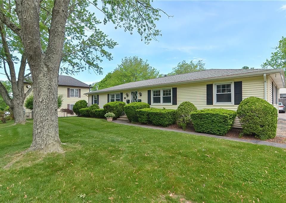 8082 Cowesett Ave, West Warwick, RI 02893 Zillow