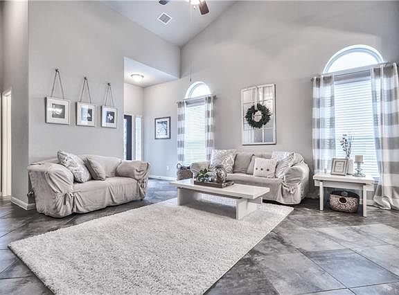 5th image of 403 Parkside Dr