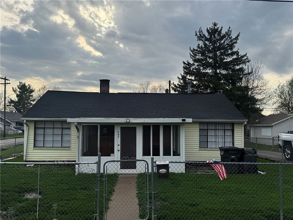 1st image of 202 N Kansas Ave