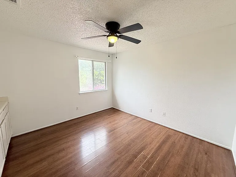 2302 Tracey Ann Ln — Photo 23