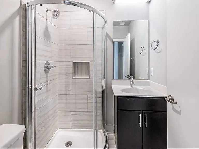 421 E Franklin St #3B — Photo 7