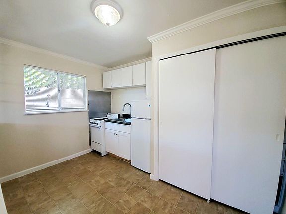 3rd image of 725 Ocean View Ave #A