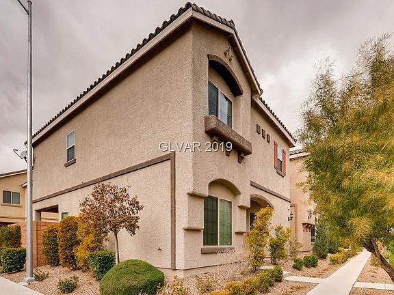 3rd image of 9526 Vega Carpio Ave