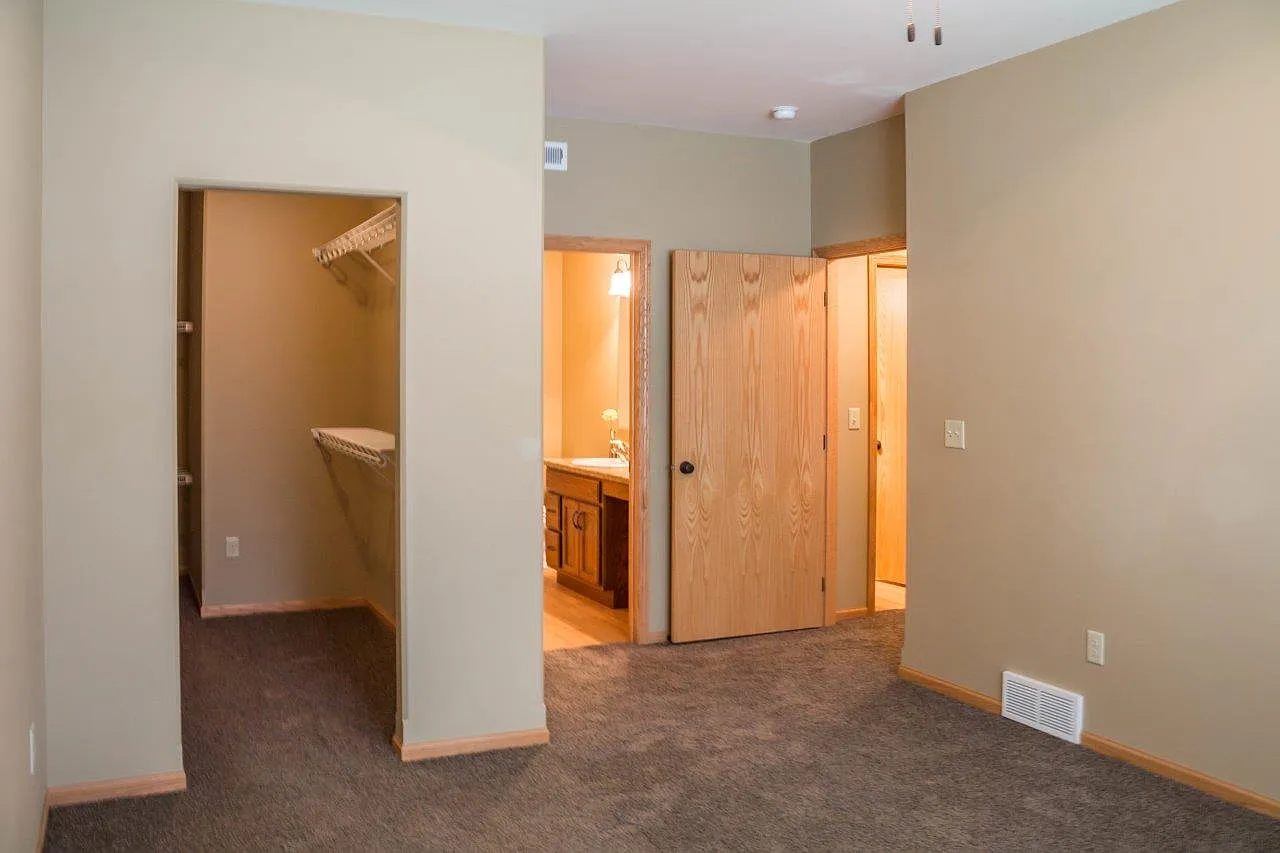 Tiyata Place Apartments — Photo 4