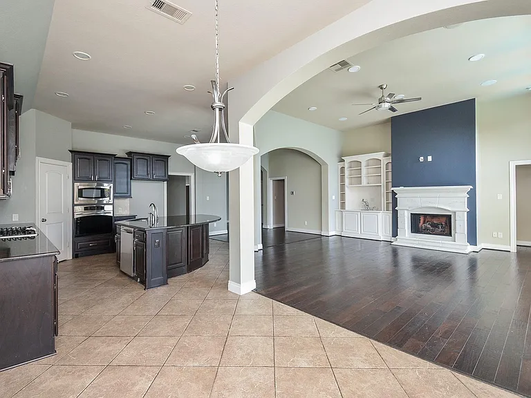 28803 Davenport Dr — Photo 16