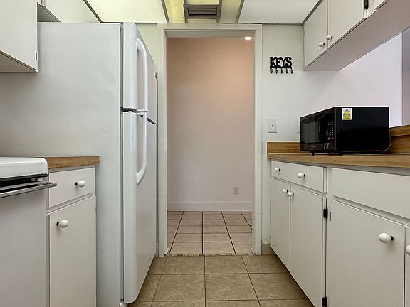 5th image of 176 Palm View Ct