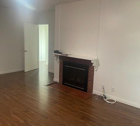 5th image of 8915 Canby Ave