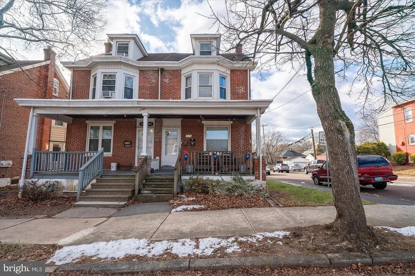 1200 Queen St photo 1