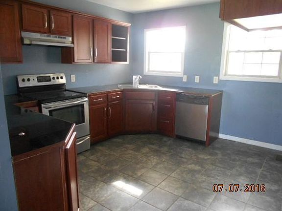 3rd image of 112 S Larand Dr