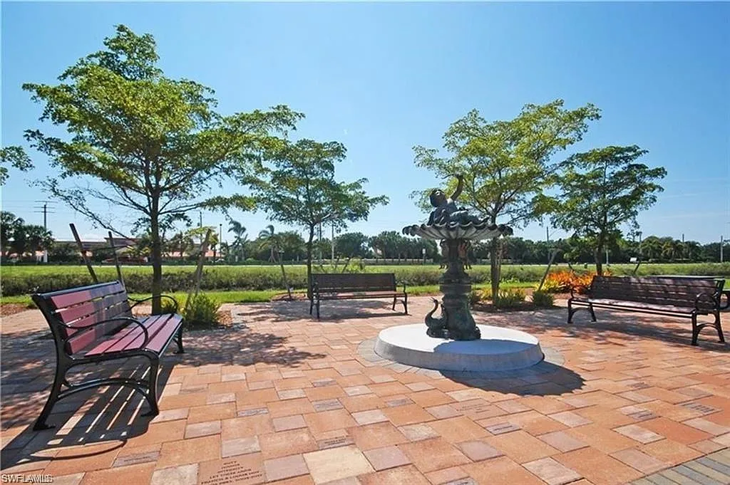 2 bed, 2.0 bath, 1250 sqft, $2,500 — Photo 2