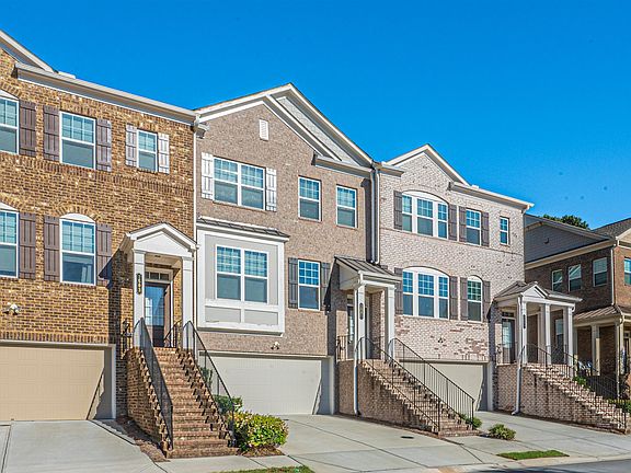 2nd image of 2501 Ashford Oaks Dr