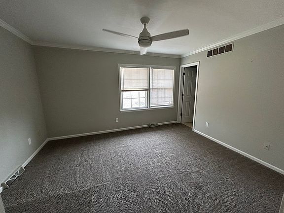 5th image of 305 Bainbridge Dr