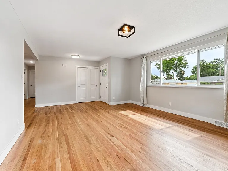 1631 S Allison St — Photo 6