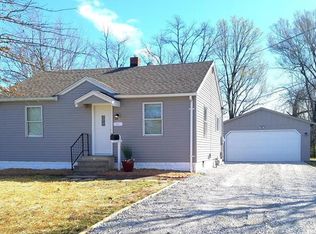 61 N Lincoln Ave, Cottage Hills, IL