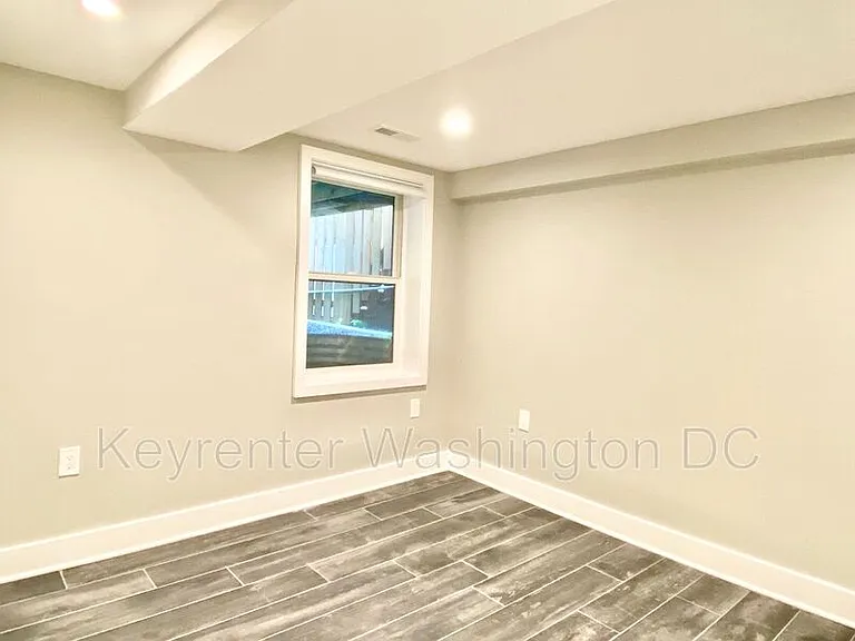 1618 Gales St NE #B — Photo 12