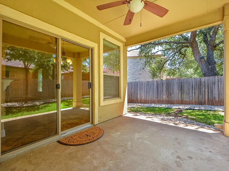 2202 Ezra Ct — Photo 27