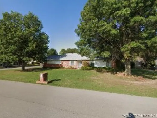 8314 S Gardenia Ave, Broken Arrow, OK 74011