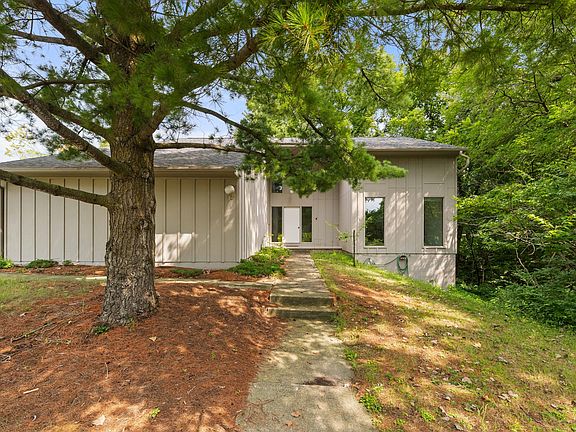 2nd image of 200 Westbend Cir
