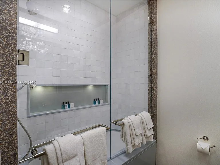 4401 Collins Ave #PH SOUTH — Photo 77