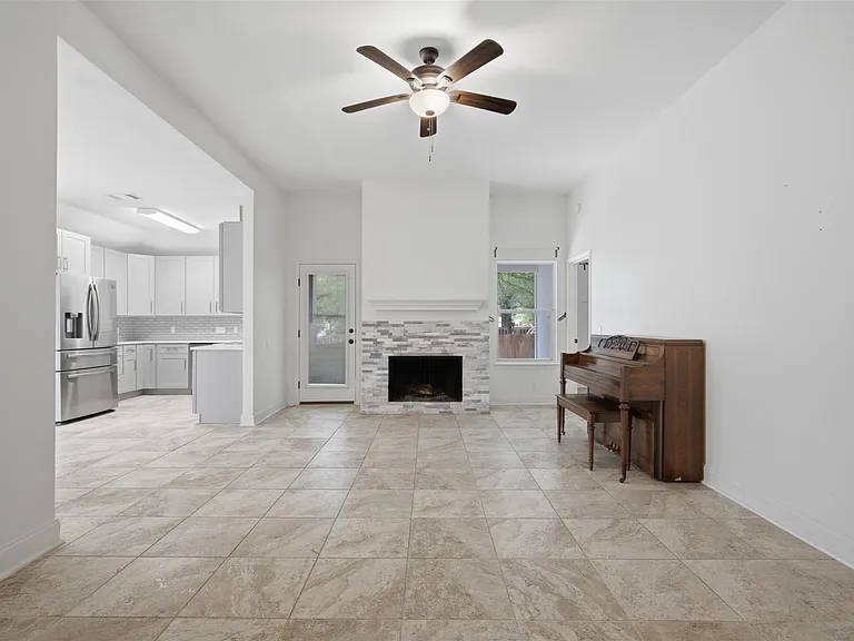 108 Songbird Ct — Photo 9