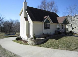 332 Fawn Valley Ct, Lansing, KS 66043
