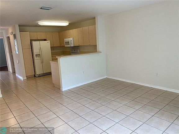3rd image of 3044 SW 129th Ave #131