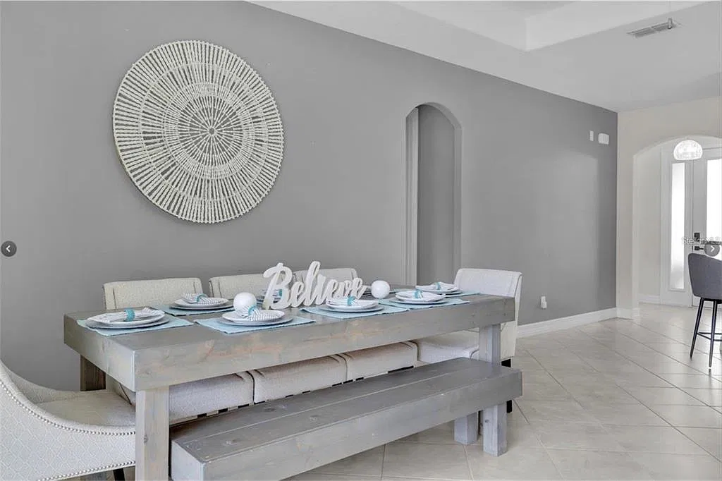 5 bed, 3.0 bath, 2270 sqft, $3,300 — Photo 4