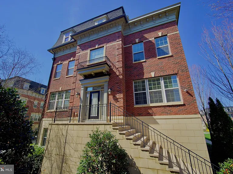712 Sentry Sq — Photo 41