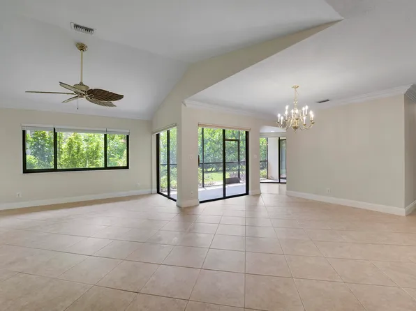 13 Lexington Lane E #A, Palm Beach Gardens, FL 33418