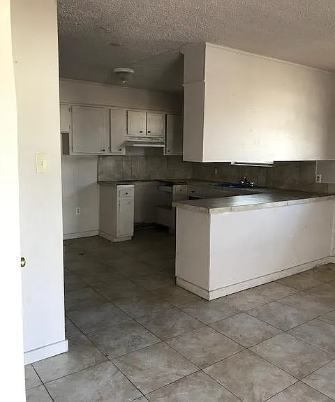 5104 Packard St — Photo 2