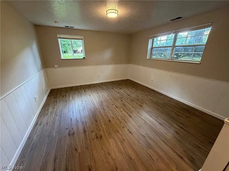 3831 Eigen St #2 — Photo 7