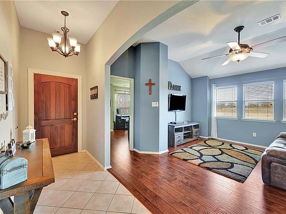 4th image of 445 Destin Dr