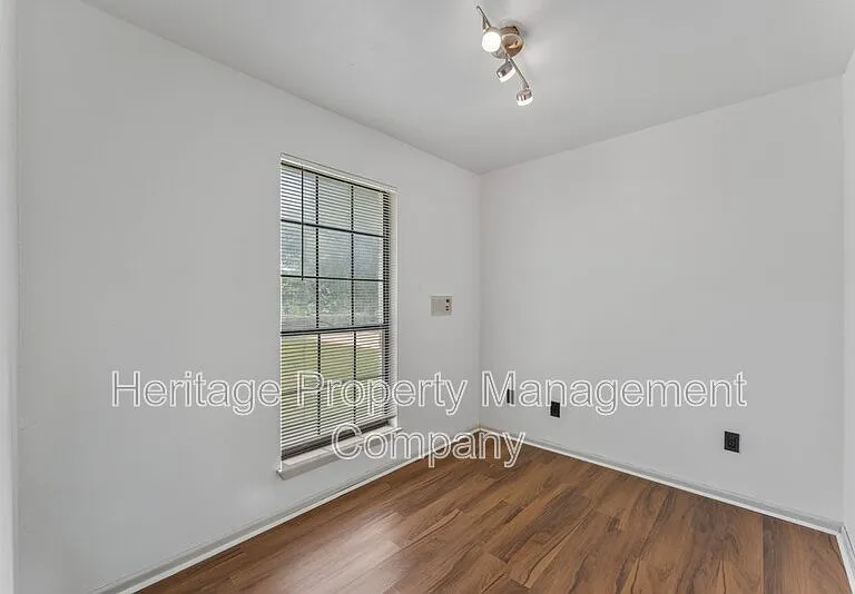 2526 Town Briar St — Photo 24