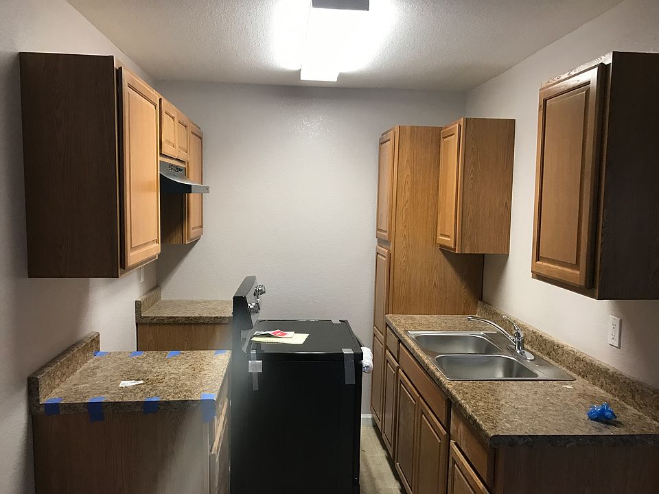 1st image of 805 Timberline Ct #B