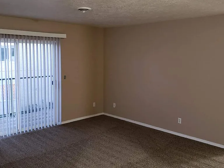 349 Morningside Dr #4 — Photo 14