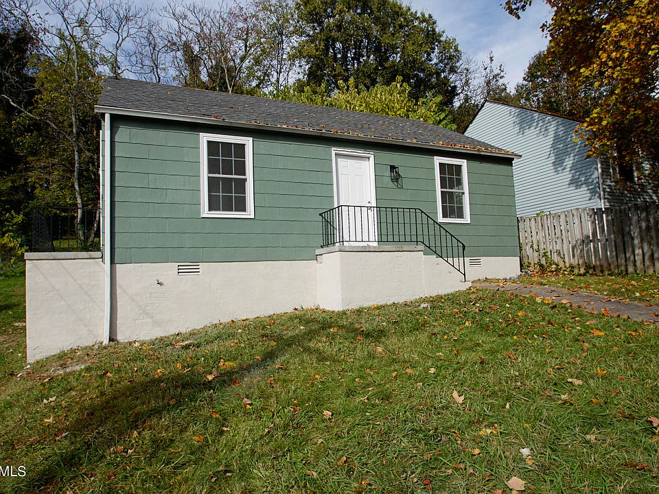 1st image of 1929 SE Natchez Ave