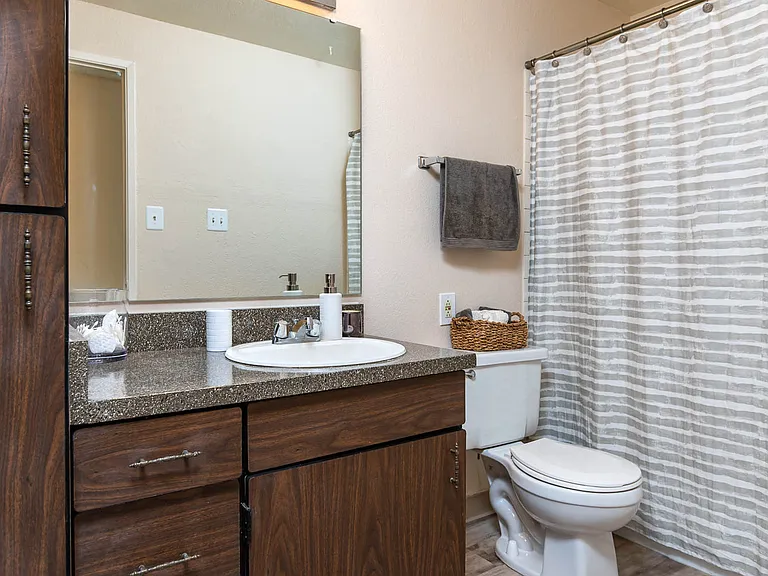 Arlo on 10th | Model Bathroom